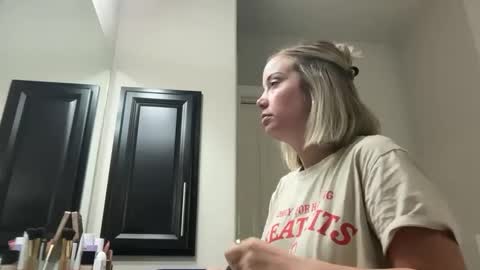 Snapshot of leanneluxecouple chatting on September 11, 2025, 10:26 am leanneluxecouple online show from September 11, 2025, 10:26 am