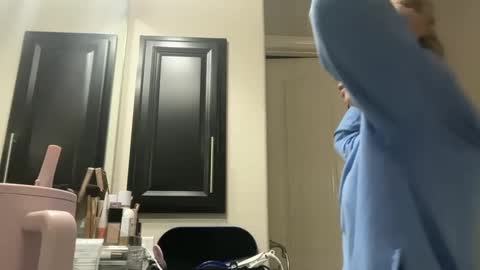 Snapshot of leanneluxecouple chatting on September 15, 2025, 10:37 am leanneluxecouple online show from September 15, 2025, 10:37 am