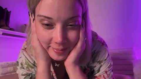 Snapshot of leanneluxecouple chatting on October 15, 2025, 12:33 am leanneluxecouple online show from October 15, 2025, 12:33 am