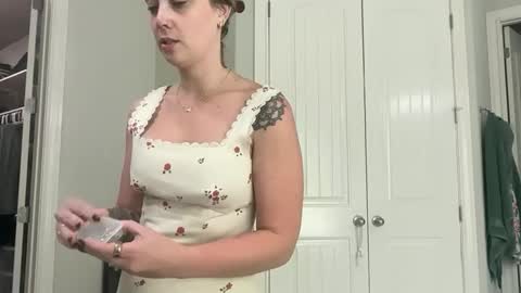 Snapshot of leanneluxecouple chatting on October 18, 2025, 2:07 pm leanneluxecouple online show from October 18, 2025, 2:07 pm