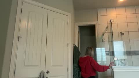 Snapshot of leanneluxecouple chatting on December 22, 2025, 3:09 pm leanneluxecouple online show from December 22, 2025, 3:09 pm