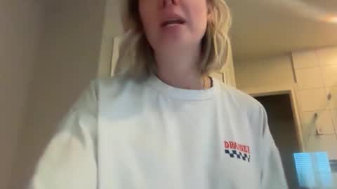 Snapshot of leanneluxecouple chatting on January 10, 2026, 1:24 pm leanneluxecouple online show from January 10, 2026, 1:24 pm