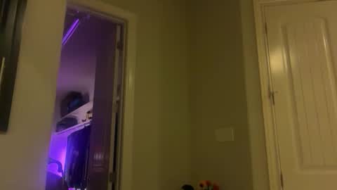 Snapshot of leanneluxecouple chatting on February 17, 2026, 11:40 am leanneluxecouple online show from February 17, 2026, 11:40 am