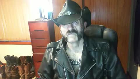 leathergreaser online show from May 18, 2026, 8:47 pm