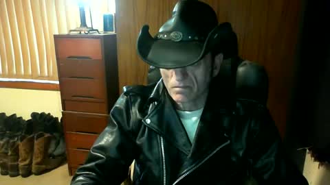 Snapshot of leathergreaser chatting on July 7, 2026, 6:05 am leathergreaser online show from July 7, 2026, 6:05 am