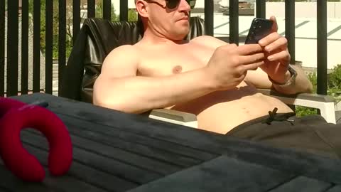 leatherjacketlove online show from April 27, 2026, 12:25 pm