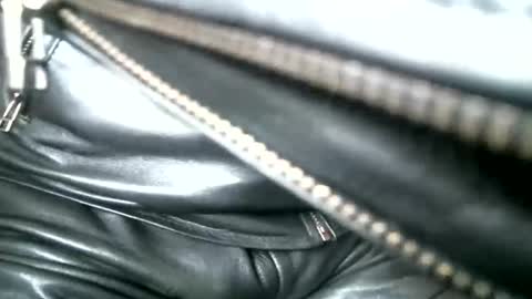 Snapshot of leathermotocross001 chatting on May 31, 2026, 4:25 pm Leathermotocross online show from May 31, 2026, 4:25 pm