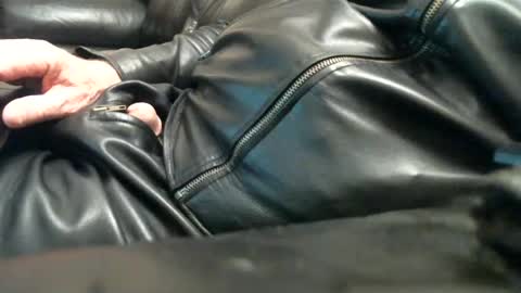 Snapshot of leathermotocross001 chatting on July 15, 2026, 8:47 pm Leathermotocross online show from July 15, 2026, 8:47 pm