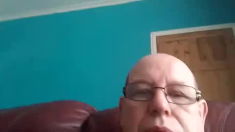 leatherpants68 online show from October 17, 2025, 10:40 am