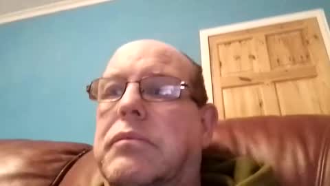 Snapshot of leatherpants68 chatting on March 25, 2026, 8:37 pm leatherpants68 online show from March 25, 2026, 8:37 pm