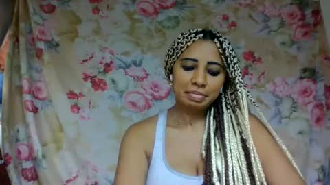 Snapshot of leatianaa chatting on June 5, 2026, 8:36 pm leatianaa online show from June 5, 2026, 8:36 pm