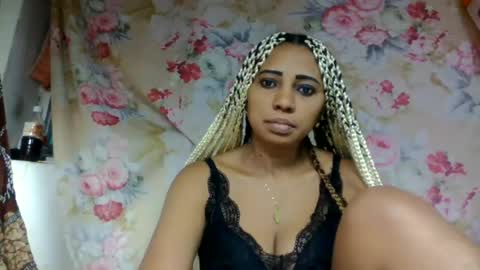Snapshot of leatianaa chatting on June 19, 2026, 9:24 am leatianaa online show from June 19, 2026, 9:24 am