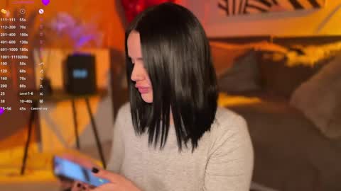 Amelie online show from April 16, 2026, 1:23 pm