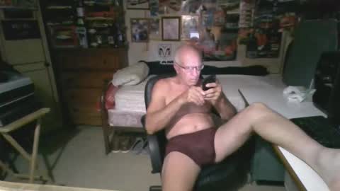 leezamm1132 online show from May 17, 2026, 2:42 am