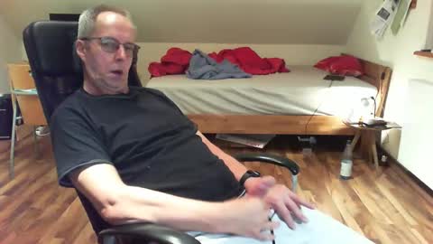 Dave online show from January 2, 2025, 1:06 am