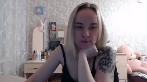 leggywily25 online show from March 12, 2025, 6:33 pm