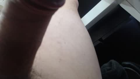 legstrong online show from November 12, 2025, 10:04 am