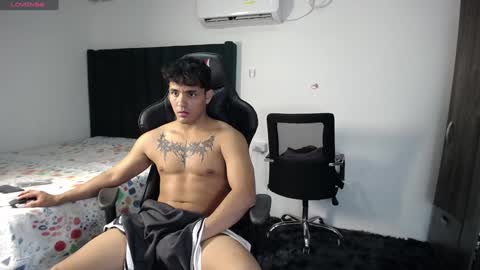 Snapshot of lei_77 chatting on January 5, 2025, 11:33 pm  Lei  online show from January 5, 2025, 11:33 pm