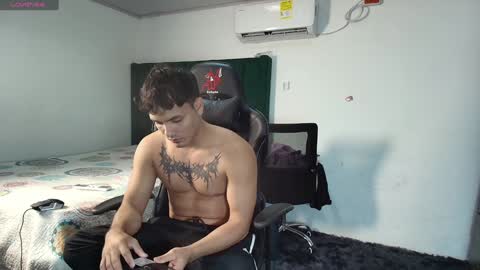 Snapshot of lei_77 chatting on January 18, 2025, 12:13 am  Lei  online show from January 18, 2025, 12:13 am