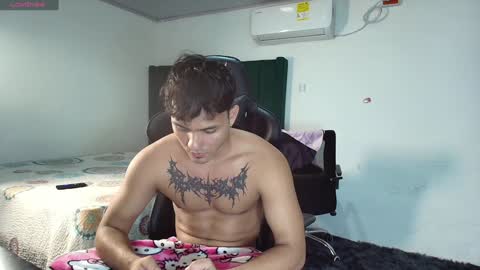 Snapshot of lei_77 chatting on February 5, 2025, 1:37 am  Lei  online show from February 5, 2025, 1:37 am