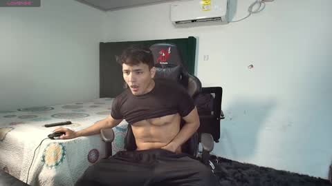 Snapshot of lei_77 chatting on February 7, 2025, 10:20 pm  Lei  online show from February 7, 2025, 10:20 pm