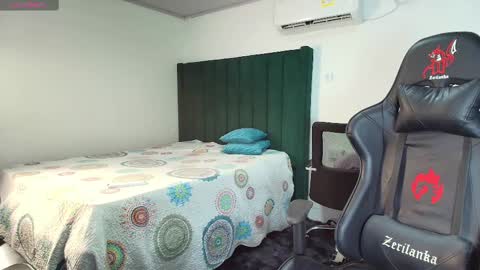 Snapshot of lei_77 chatting on February 18, 2025, 8:14 pm  Lei  online show from February 18, 2025, 8:14 pm