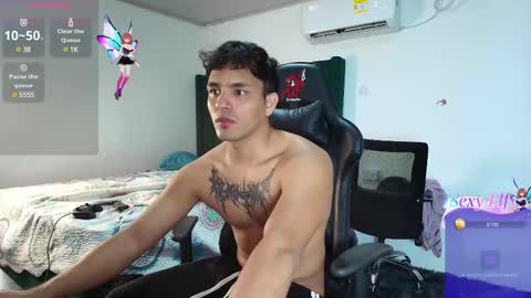 Snapshot of lei_77 chatting on February 19, 2025, 5:38 am  Lei  online show from February 19, 2025, 5:38 am