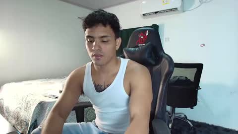Snapshot of lei_77 chatting on March 1, 2025, 8:31 pm  Lei  online show from March 1, 2025, 8:31 pm