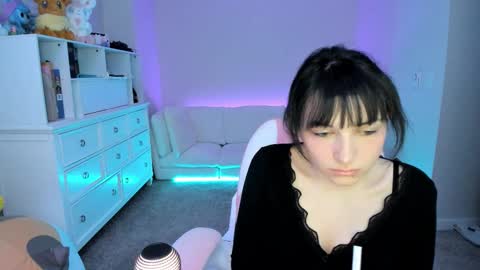 Leighla online show from February 25, 2026, 6:01 am