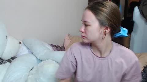 Snapshot of leila_bambi chatting on December 9, 2024, 9:06 am leila_bambi online show from December 9, 2024, 9:06 am