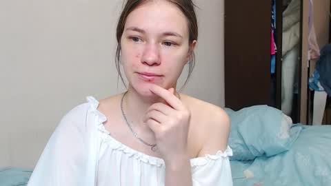 Snapshot of leila_bambi chatting on February 10, 2025, 2:05 pm leila_bambi online show from February 10, 2025, 2:05 pm