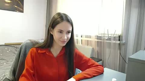Snapshot of leila_monaco chatting on October 8, 2025, 10:57 am Leila online show from October 8, 2025, 10:57 am