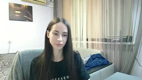 Snapshot of leila_monaco chatting on October 12, 2025, 4:39 pm Leila online show from October 12, 2025, 4:39 pm
