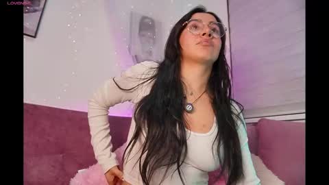 Snapshot of leila_petitee chatting on September 23, 2025, 3:04 pm Leila online show from September 23, 2025, 3:04 pm