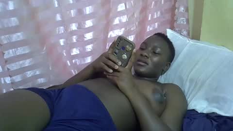 leilah_cute19 online show from May 15, 2026, 7:37 am