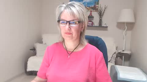 Leila Kinky online show from July 6, 2026, 5:15 am