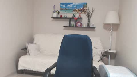 Leila Kinky online show from July 14, 2026, 9:25 am