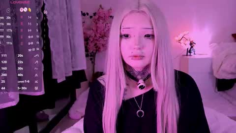 Snapshot of lein_bone chatting on February 22, 2026, 12:23 am Lein online show from February 22, 2026, 12:23 am