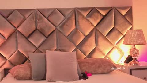 Leizathompson online show from February 6, 2026, 8:01 pm