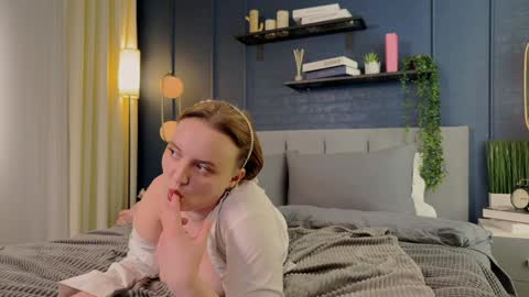 Lela online show from January 9, 2025, 3:15 am