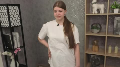 Amelia online show from May 13, 2026, 3:42 pm