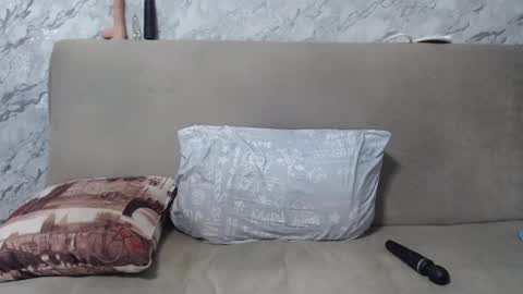 Lana online show from November 9, 2025, 6:23 am