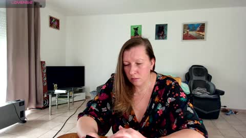 Snapshot of lelena1319 chatting on January 20, 2025, 10:40 am YOUR ELENA online show from January 20, 2025, 10:40 am