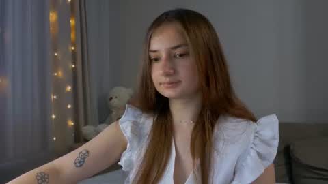 Snapshot of lelia_vibe chatting on June 14, 2026, 5:04 pm Lelia online show from June 14, 2026, 5:04 pm
