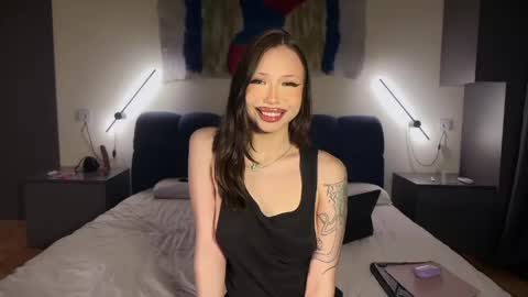 2 shy lemons 1 peach online show from March 1, 2026, 10:23 pm