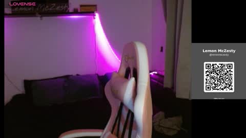 Snapshot of lemonmczesty chatting on February 18, 2026, 8:05 pm lemonmczesty online show from February 18, 2026, 8:05 pm