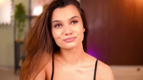 Lena Laurent online show from April 25, 2026, 9:12 am