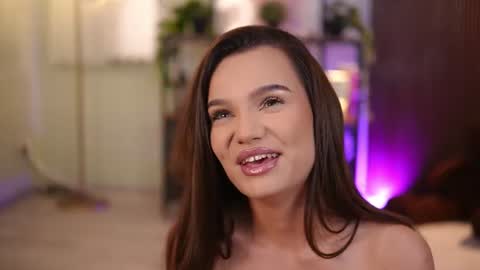 Lena Laurent online show from June 12, 2026, 9:08 am