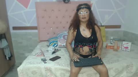 lena_lawson online show from December 4, 2024, 3:37 am