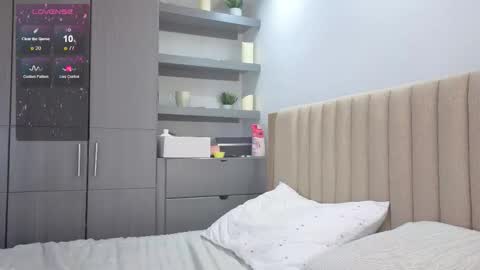 Lena online show from October 8, 2025, 7:44 pm